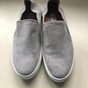 Steve Madden Women's Fayna Suede Slip-On Fashion Sneakers. Grey. Shoe Size 9.